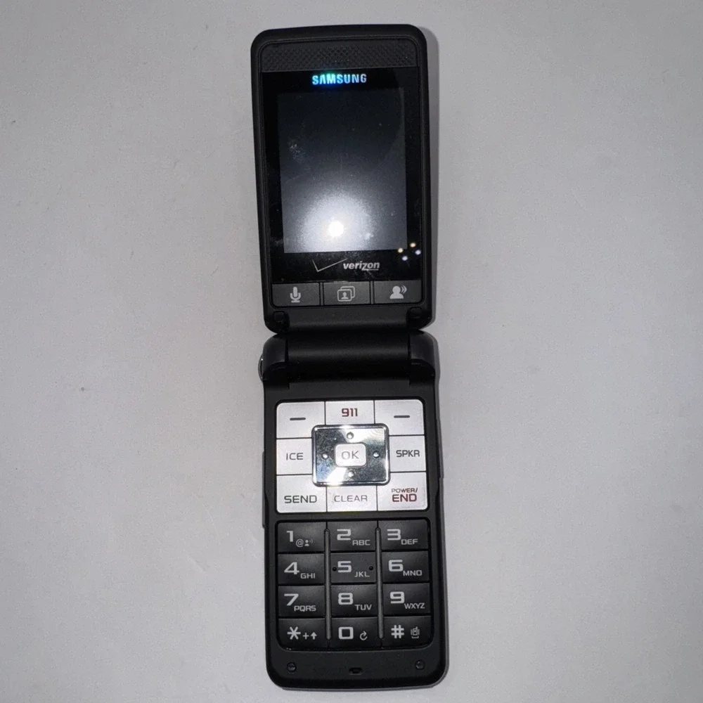 Samsung Verizon Wireless Model: SCH-U320 Flip Cell Phone - Power On‎ /Untested